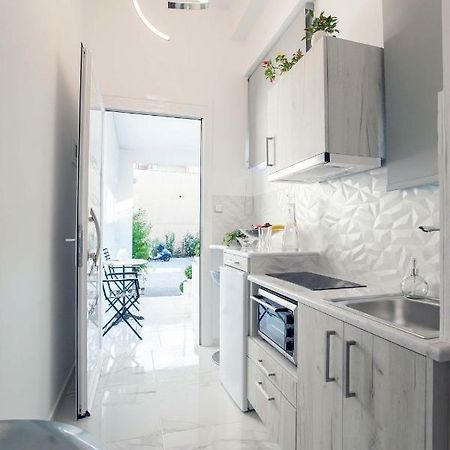 All You Need Is Nafplio Apartment Bagian luar foto