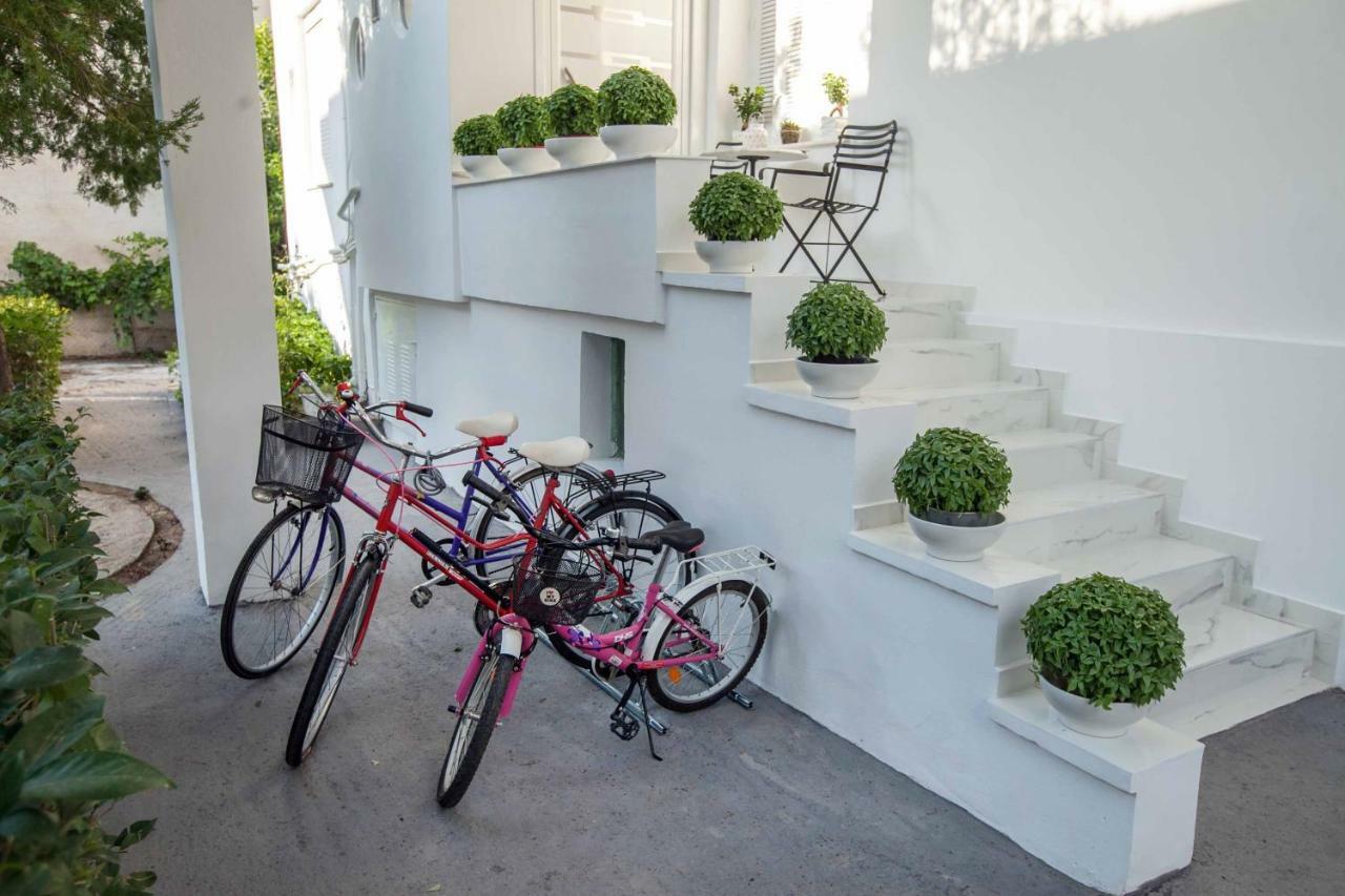 All You Need Is Nafplio Apartment Bagian luar foto