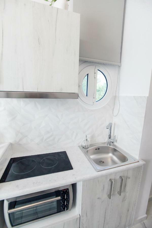 All You Need Is Nafplio Apartment Bagian luar foto