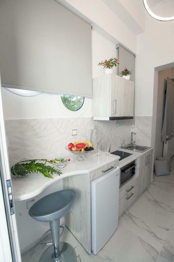 All You Need Is Nafplio Apartment Bagian luar foto