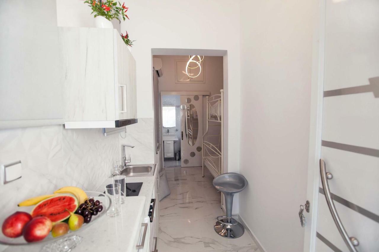 All You Need Is Nafplio Apartment Bagian luar foto