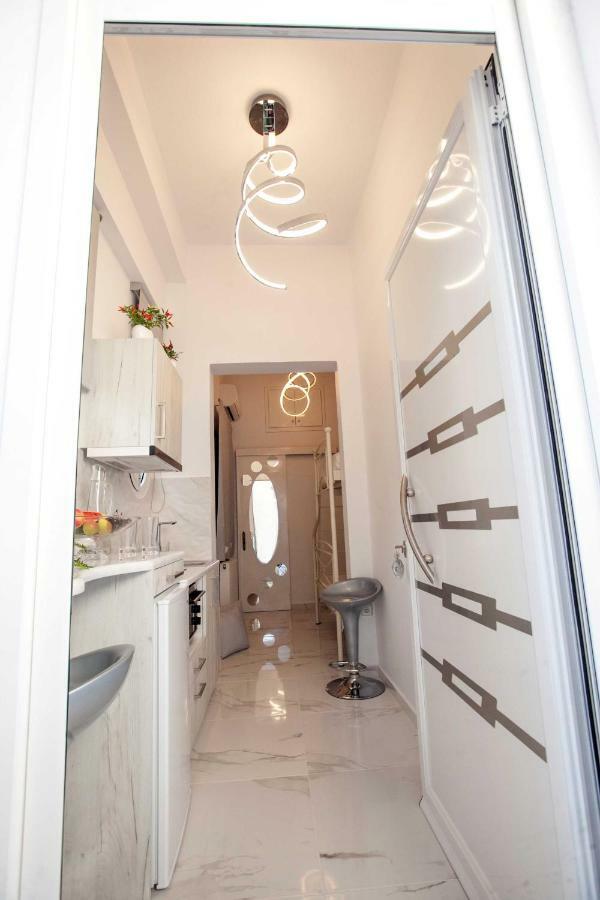 All You Need Is Nafplio Apartment Bagian luar foto