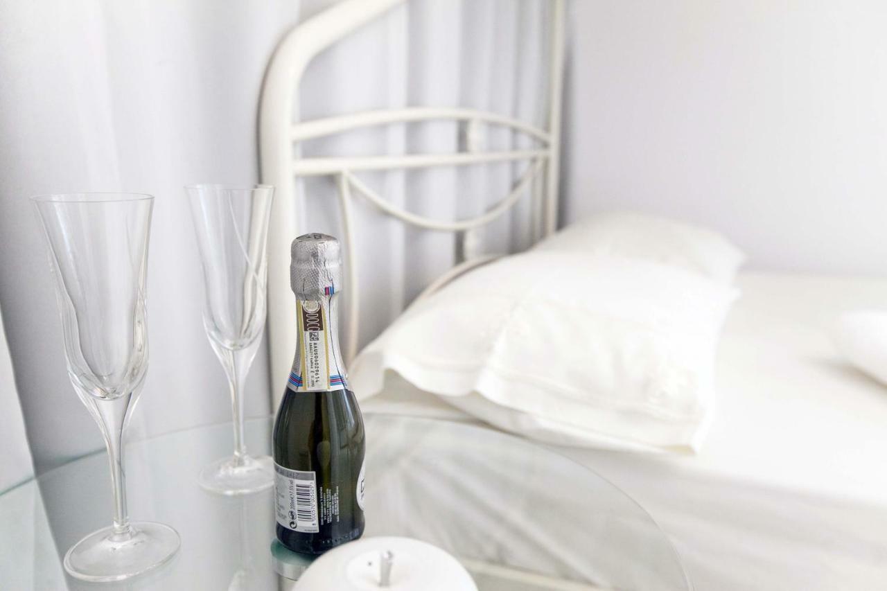 All You Need Is Nafplio Apartment Bagian luar foto