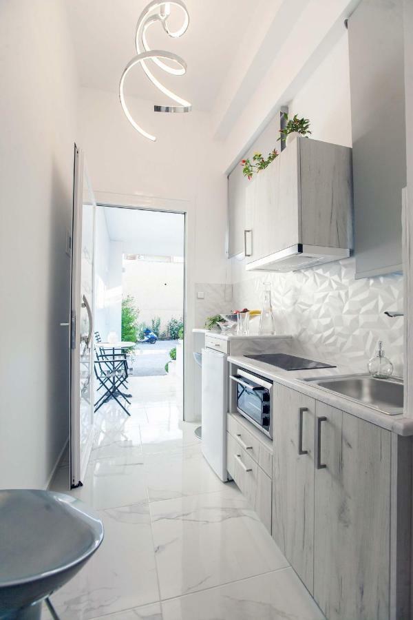 All You Need Is Nafplio Apartment Bagian luar foto